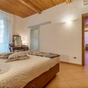 Borghese Roomy Flat Apartamento